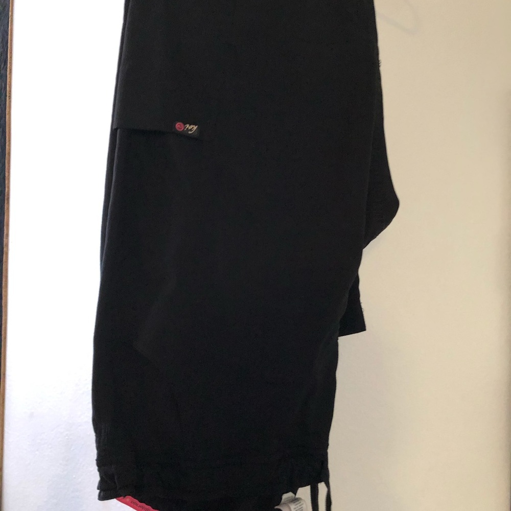 Scrub set